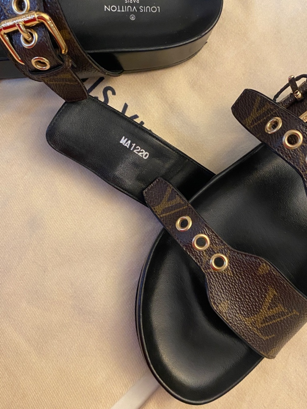 LOUIS VUITTON Bom Dia Flat Comfort Mule Size US 8.5 - Picture 9 of 14